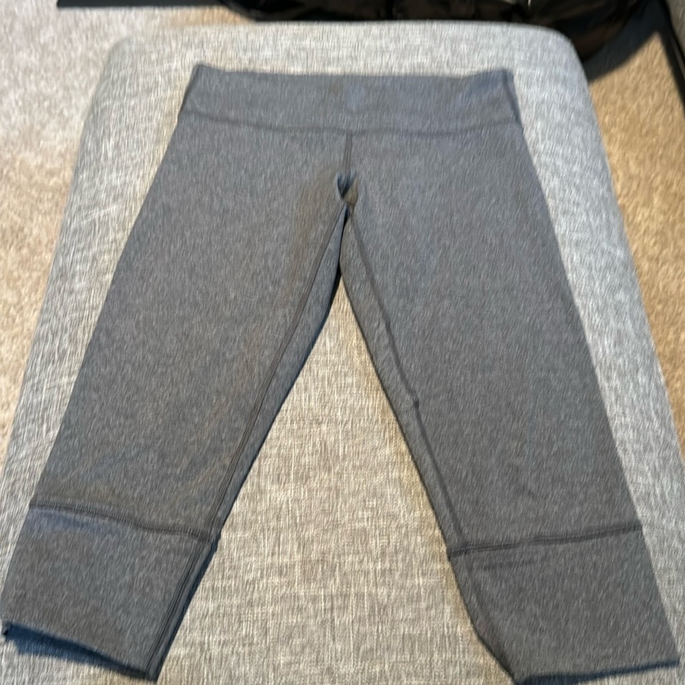 Lululemon gray cropped legging